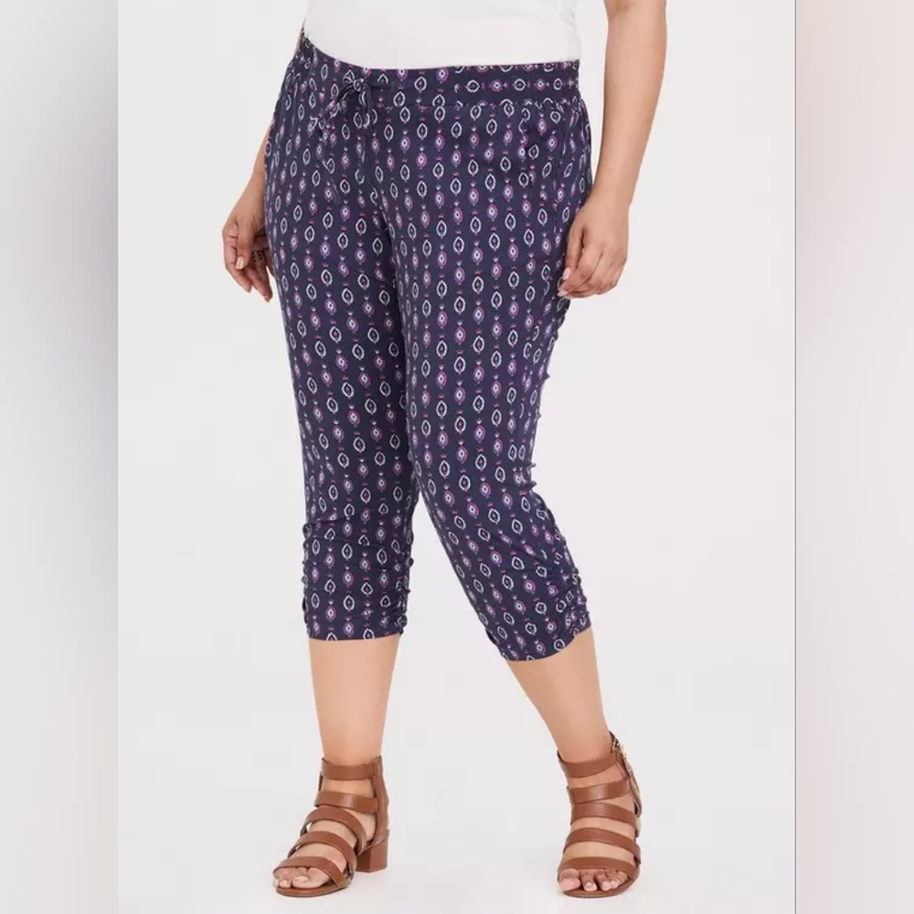 Torrid Blue Patterned Capris - Picture 2 of 4